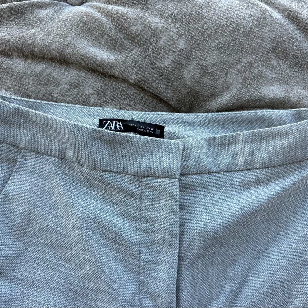 Zara women’s straight leg Light Gray Chinos